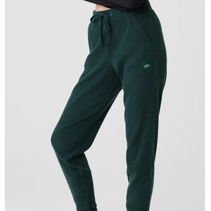 Alo muse set in green